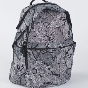 Lululemon All Day Backpack
Dottie Tribe White Black